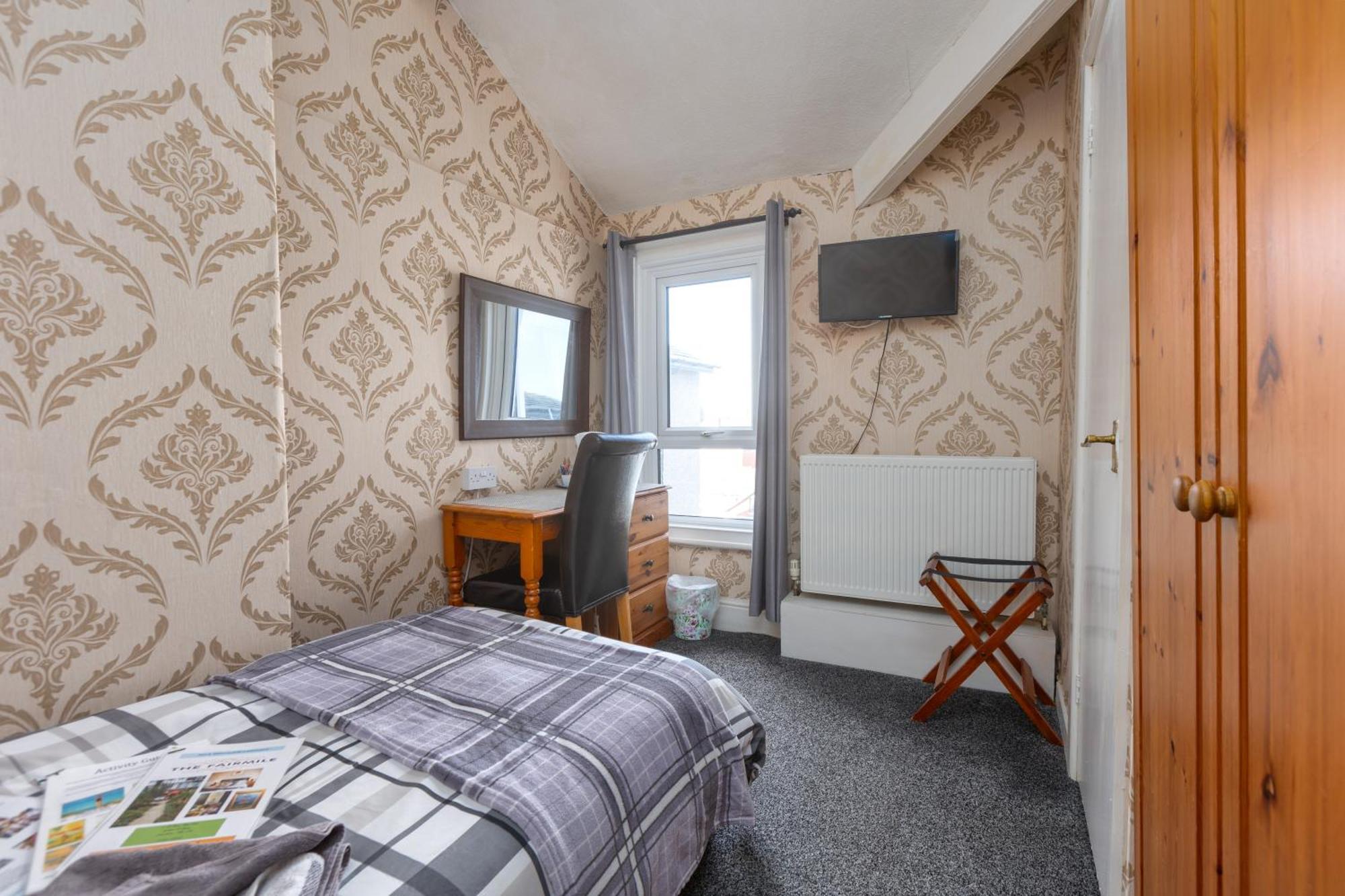 The Fairmile Bed and Breakfast Lytham St Annes Εξωτερικό φωτογραφία