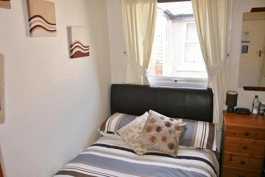 The Fairmile Bed and Breakfast Lytham St Annes Εξωτερικό φωτογραφία